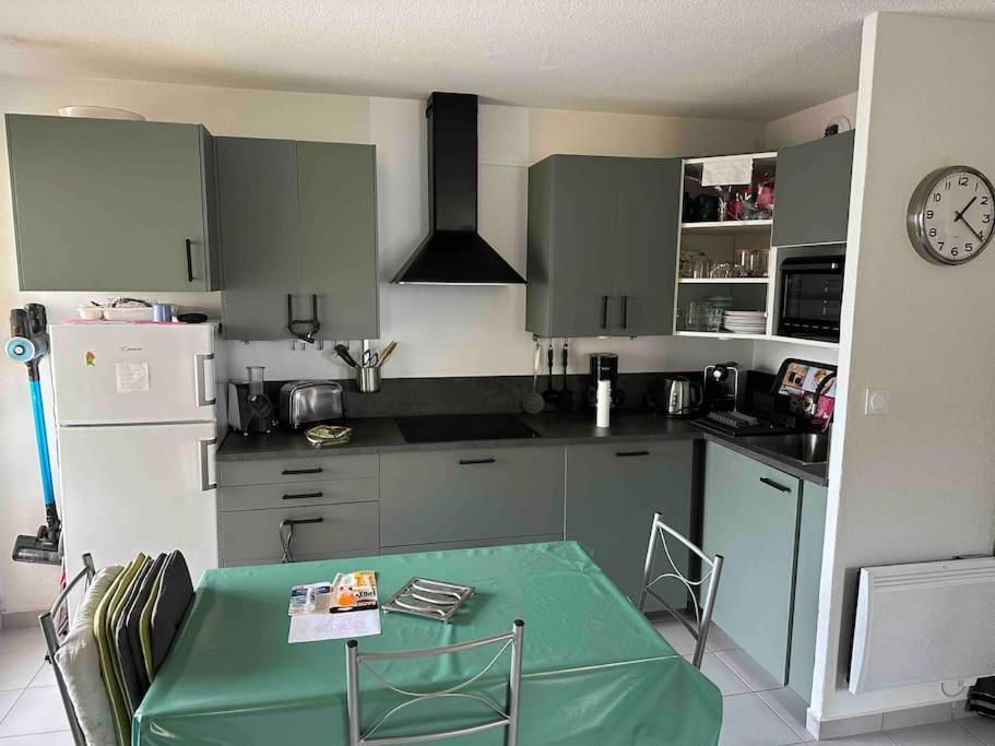 Appartement Face A La Mer Canet En Roussillon Luaran gambar